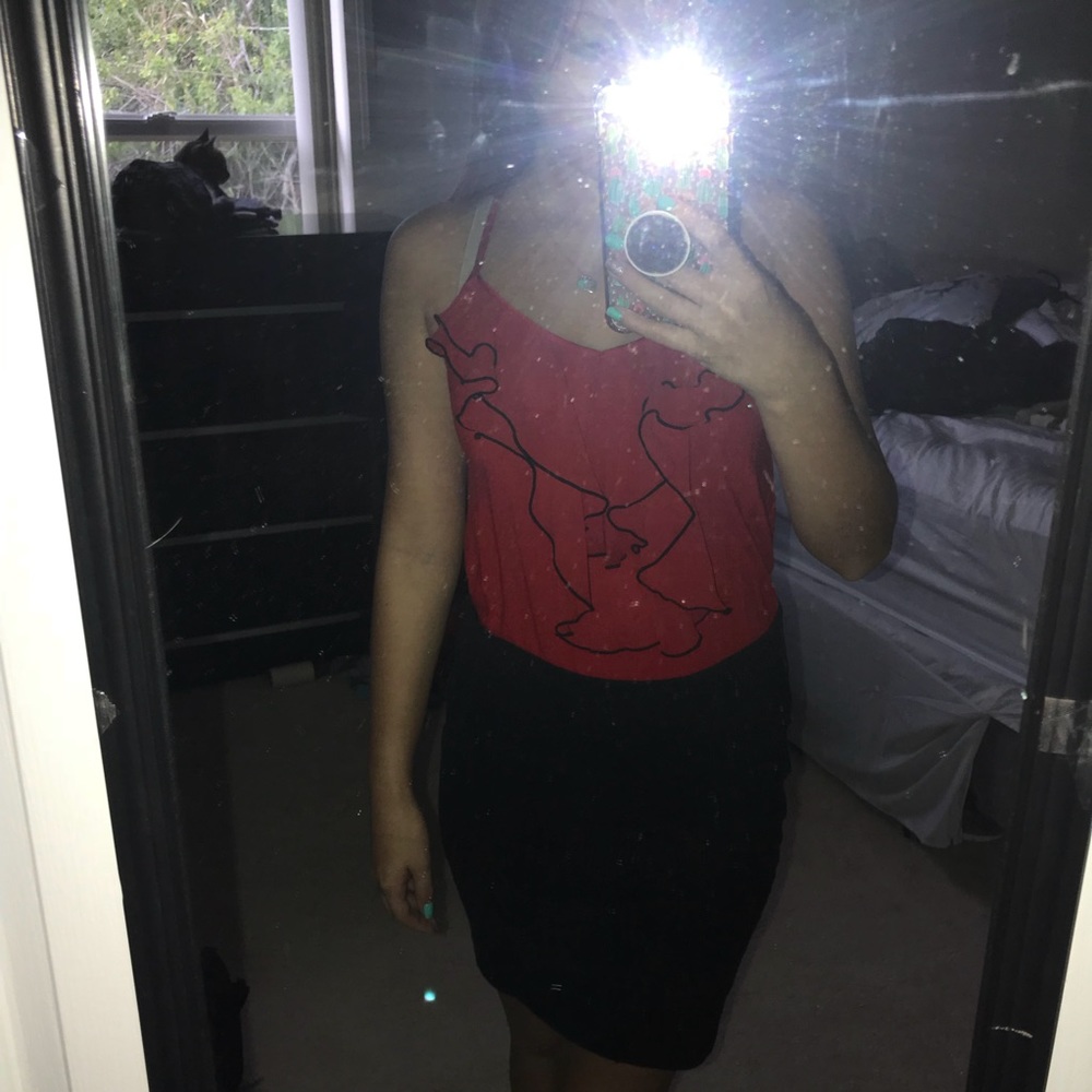 Red Top - Picture 2 of 4